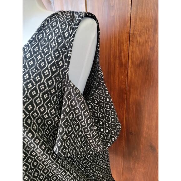 Meraki Women’s L Cold Shoulder Black Top Cream Floral Flutter Sleeves Cape Back - Picture 6 of 16